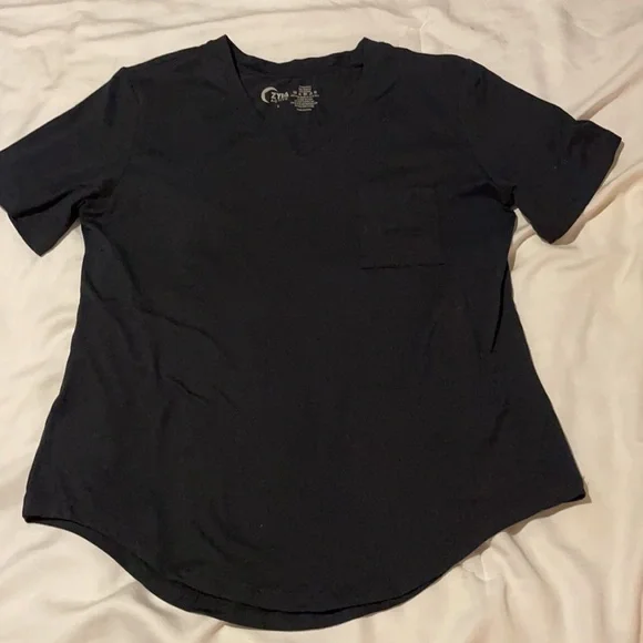 Zyia women’s  black go to v neck pocket tee sz M - Picture 2 of 4